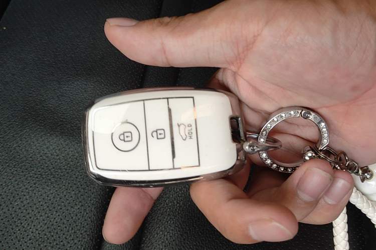 Used Kia K5 2016 2.0L Automatic LUX Vehicle Key