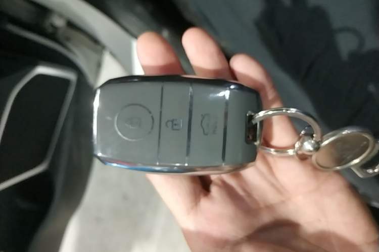 Used Kia K5 2016 1.6T Automatic LUX Vehicle Key