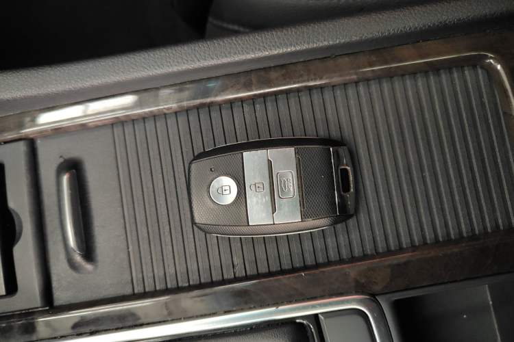 Used Kia K5 2016 1.6T Automatic LUX Vehicle Key