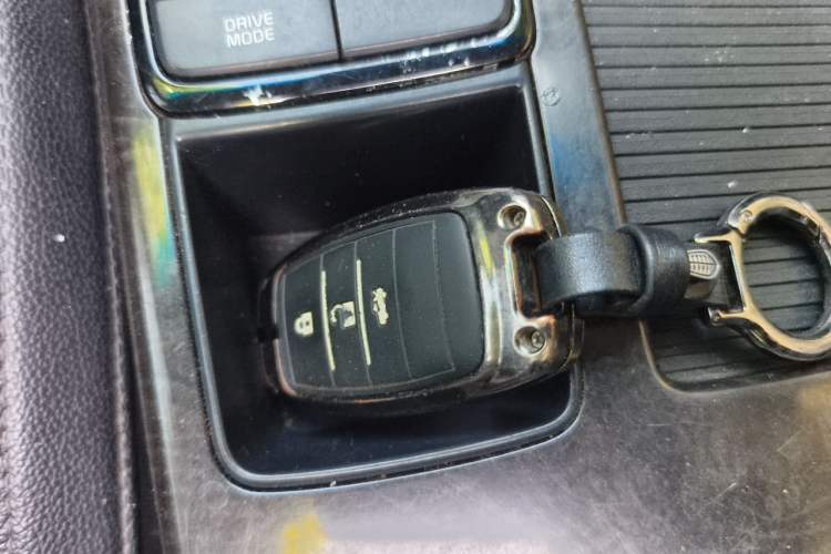 Used Kia K5 2016 1.6T Automatic LUX Vehicle Key