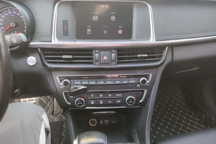 Used Kia K5 2016 1.6T Automatic LUX Audio And AC Panel