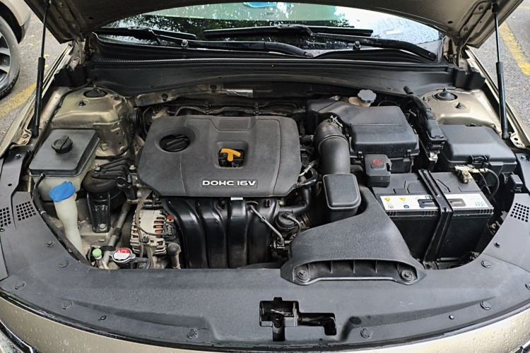 Used Kia K5 2016 2.0L Automatic LUX Engine Bay
