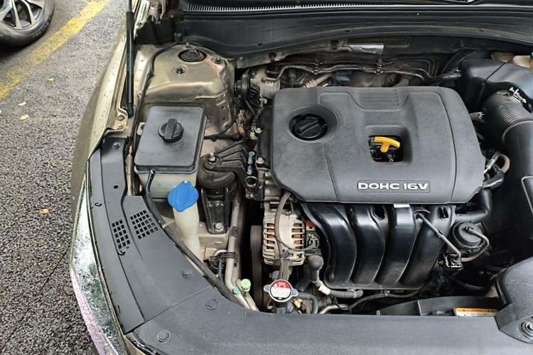 Used Kia K5 2016 2.0L Automatic LUX Engine Bay Right