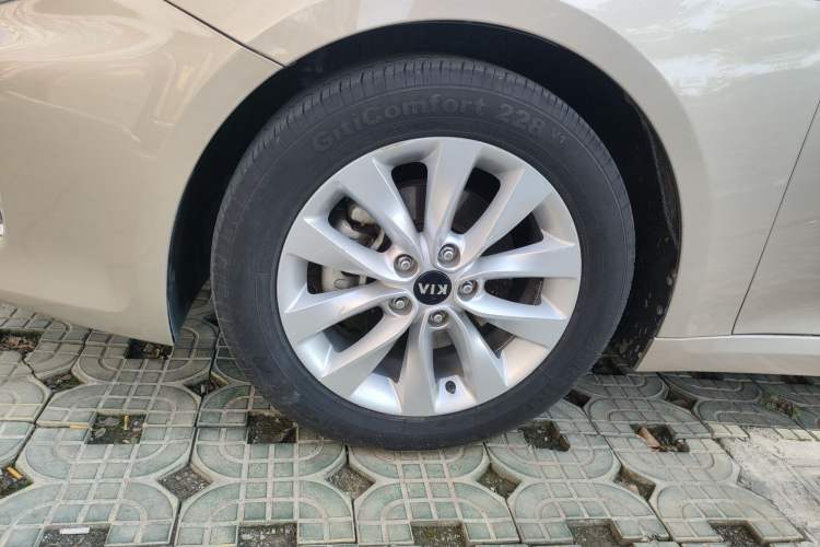 Used Kia K5 2016 1.6T Automatic LUX Exterior 4