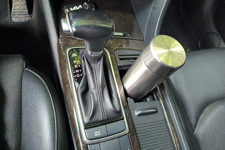 Used Kia K5 2016 2.0L Automatic LUX Gear Lever