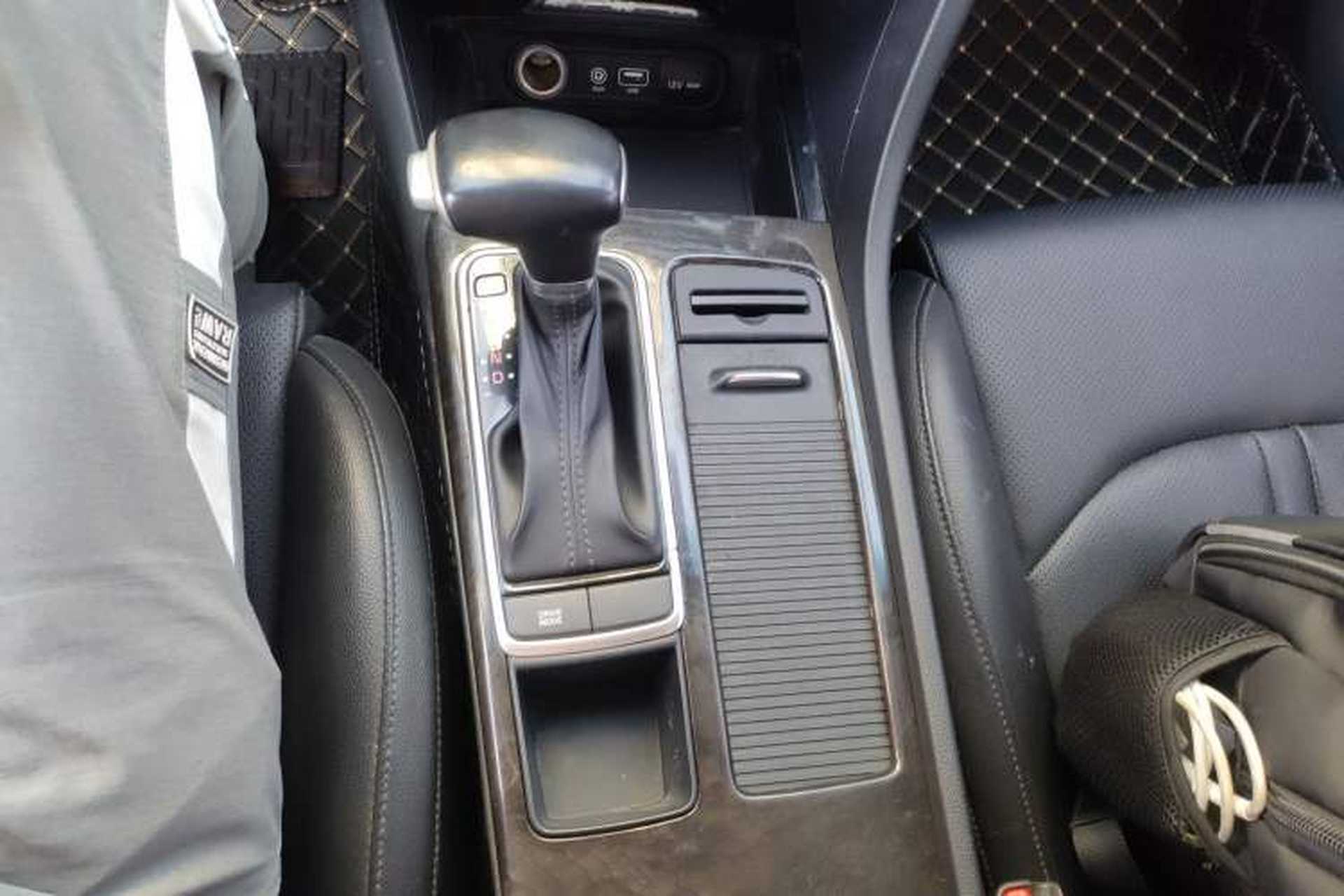 Used Kia K5 2016 1.6T Automatic LUX Gear Lever
