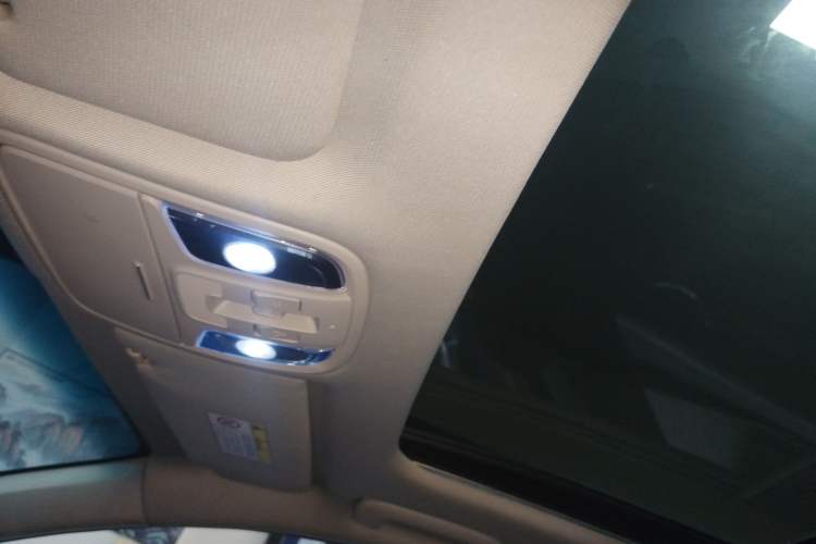 Used Kia K5 2016 1.6T Automatic LUX Headliner