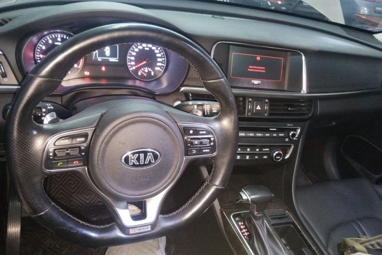 Used Kia K5 2016 1.6T Automatic LUX Interior 2