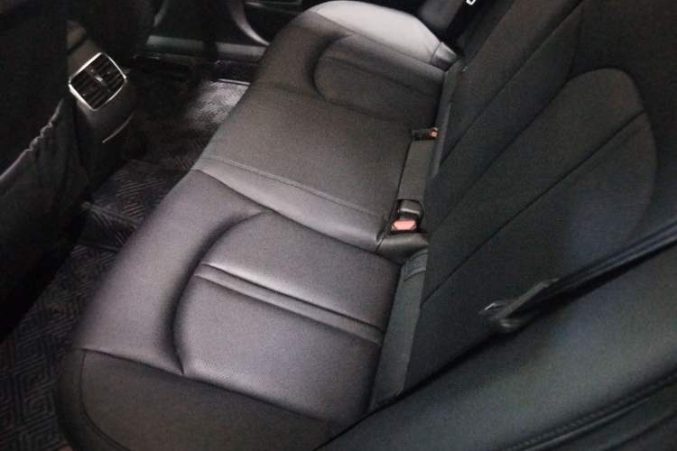 Used Kia K5 2016 1.6T Automatic LUX Interior 4