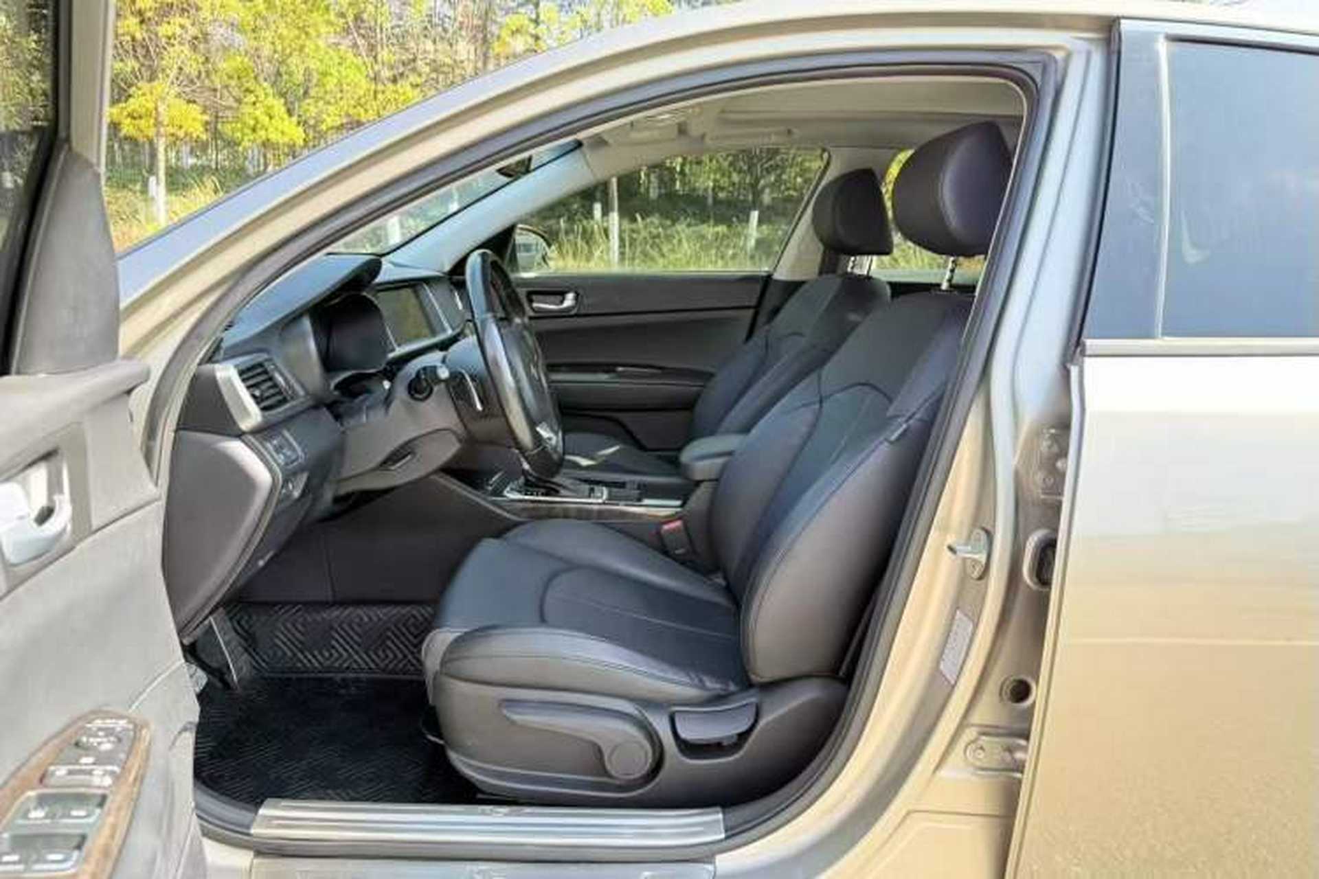 Used Kia K5 2016 1.6T Automatic LUX Interior 6