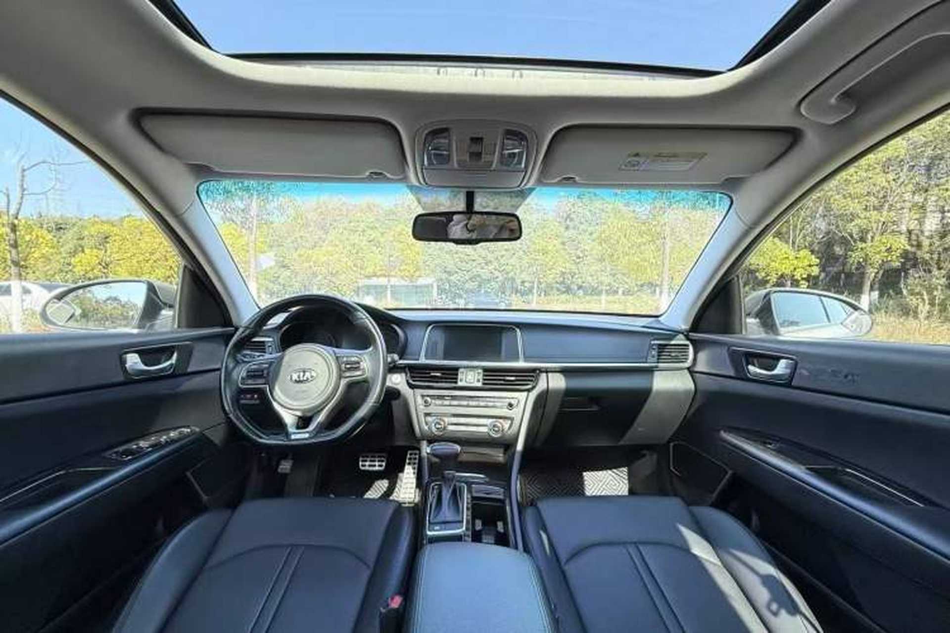 Used Kia K5 2016 1.6T Automatic LUX Interior 7