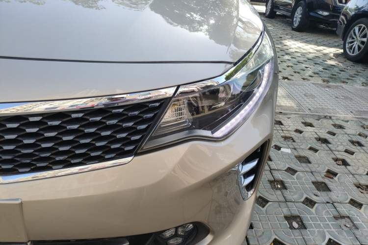 Used Kia K5 2016 1.6T Automatic LUX Left Front Headlight