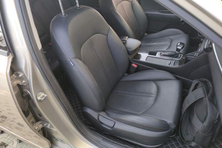 Used Kia K5 2016 1.6T Automatic LUX Right Front Seat