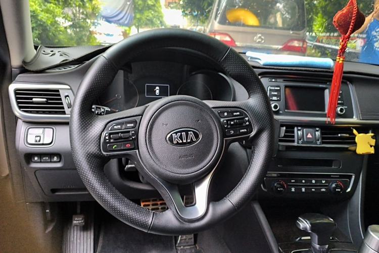 Used Kia K5 2016 2.0L Automatic LUX Steering Wheel