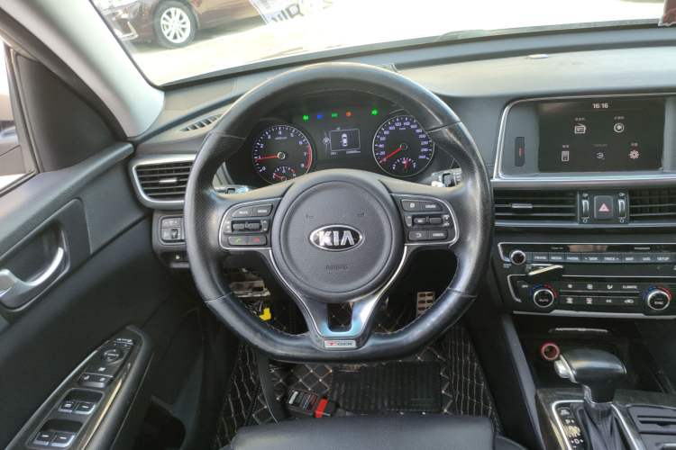 Used Kia K5 2016 1.6T Automatic LUX Steering Wheel