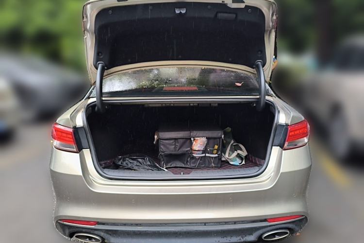 Used Kia K5 2016 2.0L Automatic LUX Trunk