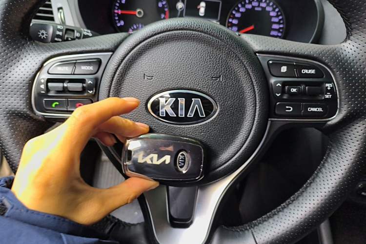 Used Kia K5 2016 2.0L Automatic LUX Vehicle Key