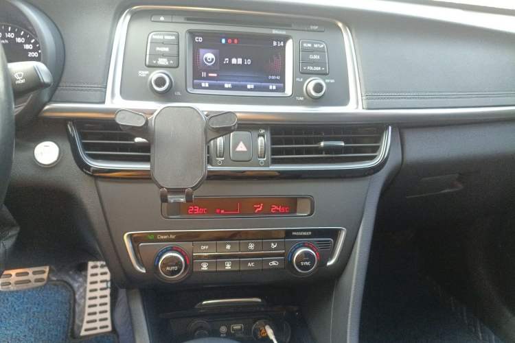Used Kia K5 2017 2.0L Automatic 15th Anniversary Special Edition LUX Audio And AC Panel