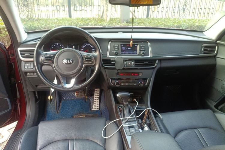 Used Kia K5 2017 2.0L Automatic 15th Anniversary Special Edition LUX Center Console