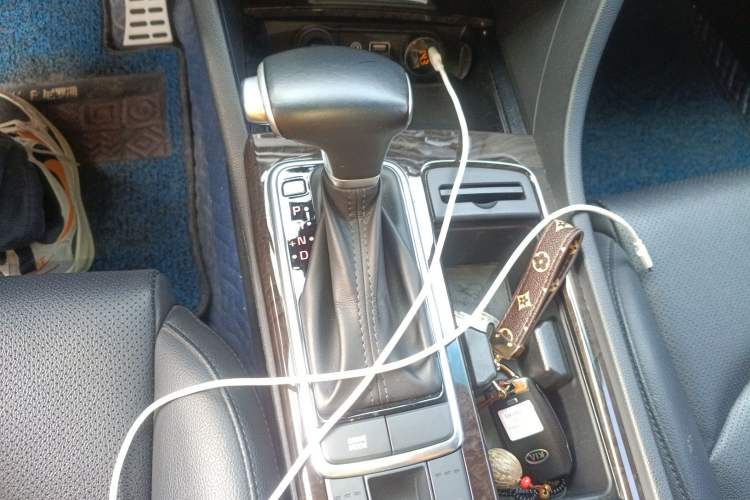 Used Kia K5 2017 2.0L Automatic 15th Anniversary Special Edition LUX Gear Lever