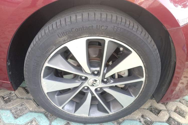 Used Kia K5 2017 2.0L Automatic 15th Anniversary Special Edition LUX Right Front Wheel Hub