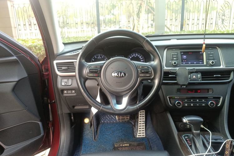 Used Kia K5 2017 2.0L Automatic 15th Anniversary Special Edition LUX Steering Wheel