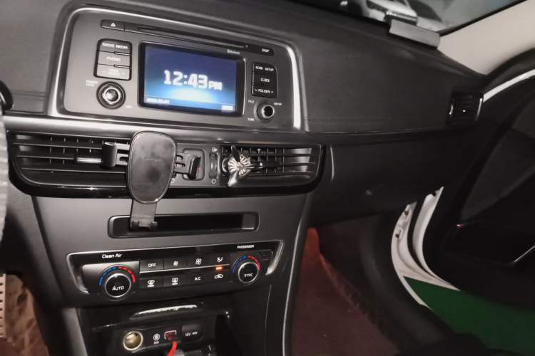 Used Kia K5 2017 2.0L Automatic 15th Anniversary Special Edition LUX Audio And AC Panel
