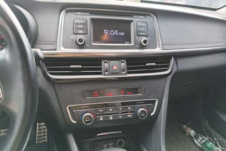 Used Kia K5 2017 2.0L Automatic 15th Anniversary Special Edition LUX Audio And AC Panel