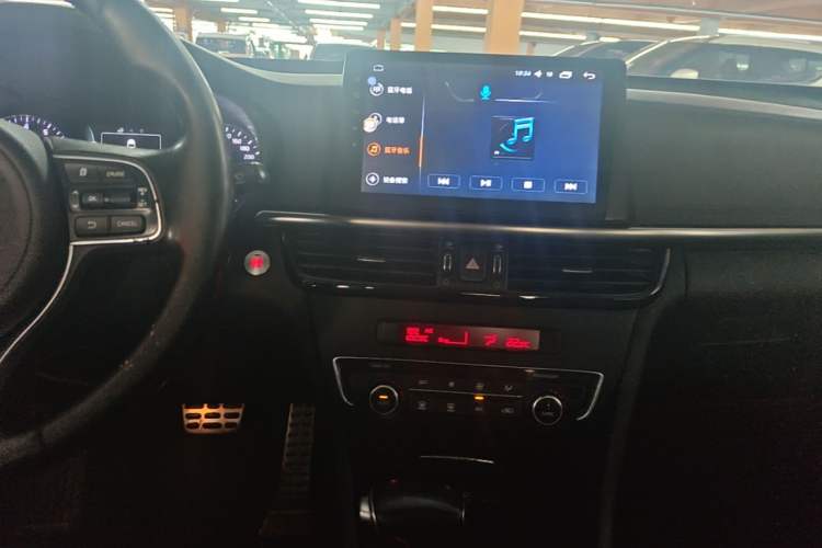 Used Kia K5 2017 2.0L Automatic 15th Anniversary Special Edition LUX Audio And AC Panel