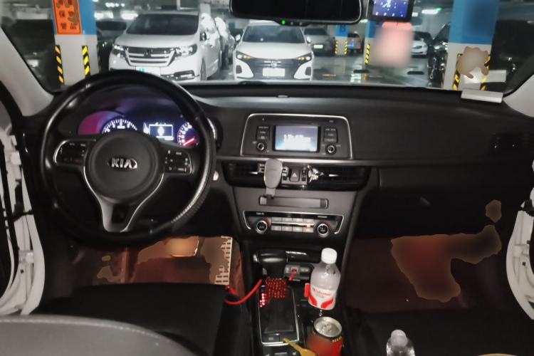 Used Kia K5 2017 2.0L Automatic 15th Anniversary Special Edition LUX Center Console