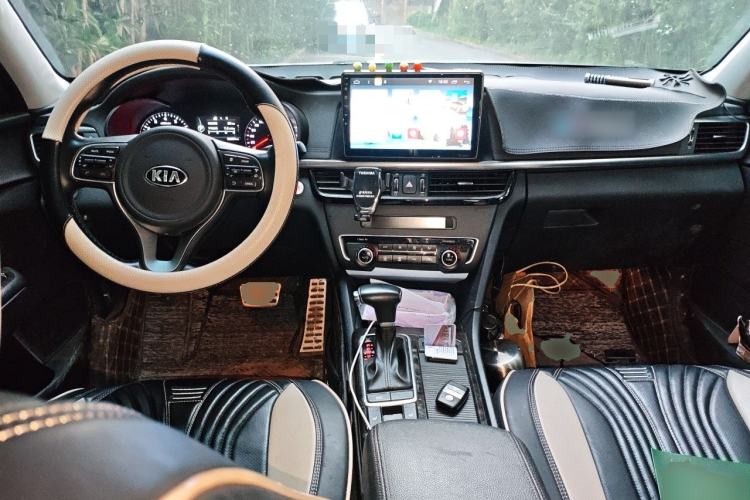 Used Kia K5 2017 2.0L Automatic 15th Anniversary Special Edition LUX Center Console