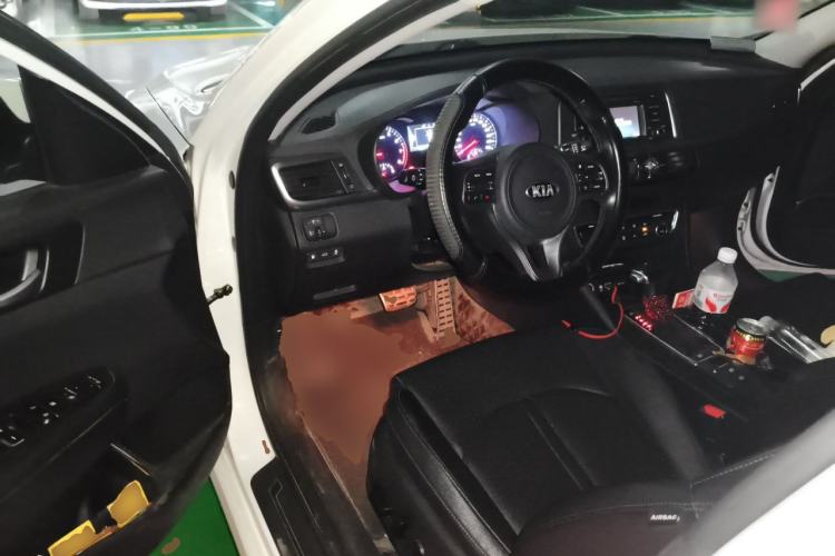Used Kia K5 2017 2.0L Automatic 15th Anniversary Special Edition LUX Driver Seat