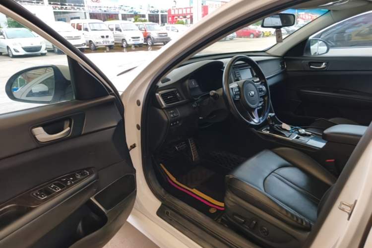 Used Kia K5 2017 2.0L Automatic 15th Anniversary Special Edition LUX Driver Seat