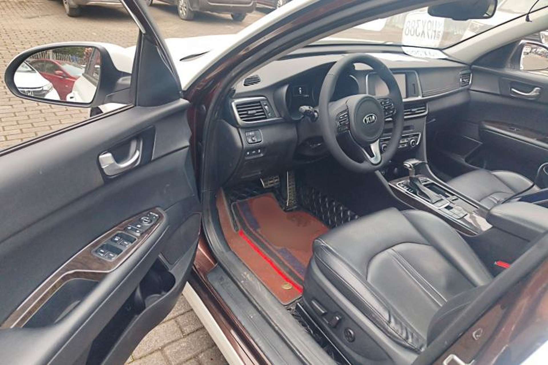 Used Kia K5 2017 2.0L Automatic 15th Anniversary Special Edition LUX Driver Seat