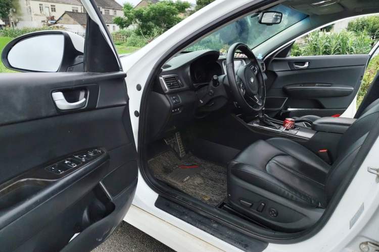 Used Kia K5 2017 2.0L Automatic 15th Anniversary Special Edition LUX Driver Seat