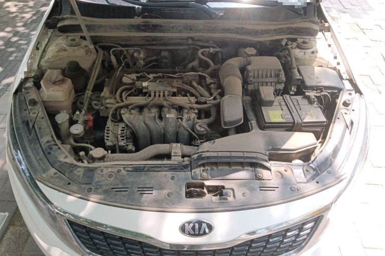 Used Kia K5  Engine Bay