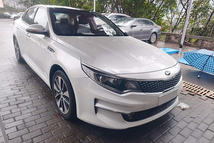 Used Kia K5 2017 2.0L Automatic 15th Anniversary Special Edition LUX Exterior 1