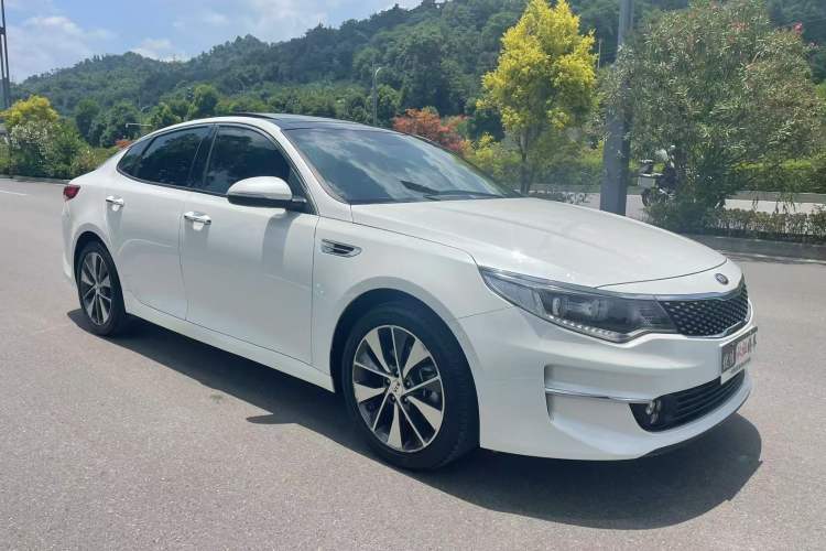 Used Kia K5 2017 2.0L Automatic 15th Anniversary Special Edition LUX Exterior 2