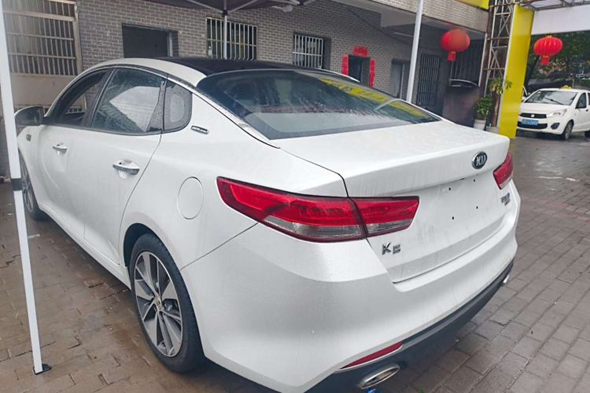 Used Kia K5 2017 2.0L Automatic 15th Anniversary Special Edition LUX Exterior 2