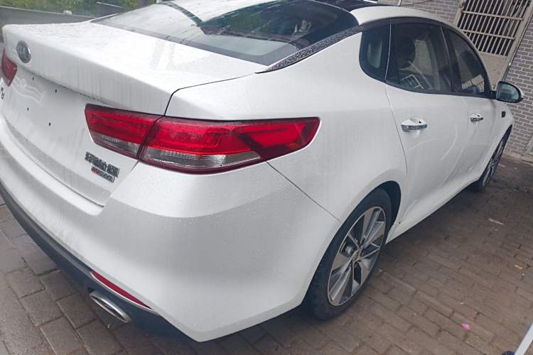 Used Kia K5 2017 2.0L Automatic 15th Anniversary Special Edition LUX Exterior 3