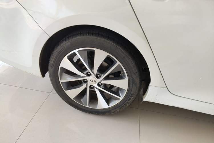 Used Kia K5 2017 2.0L Automatic 15th Anniversary Special Edition LUX Exterior 5