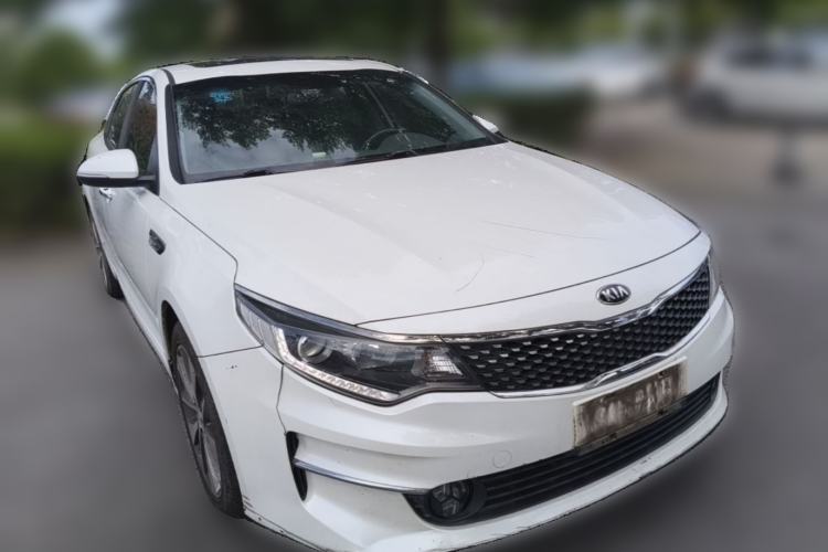 Used Kia K5 2017 2.0L Automatic 15th Anniversary Special Edition LUX Front Right 45 Deg