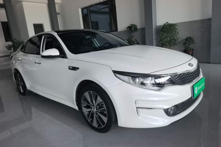 Used Kia K5 2017 2.0L Automatic 15th Anniversary Special Edition LUX Front Right 45 Deg