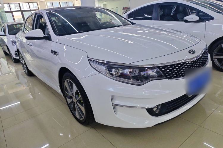 Used Kia K5 2017 2.0L Automatic 15th Anniversary Special Edition LUX Front Right 45 Deg