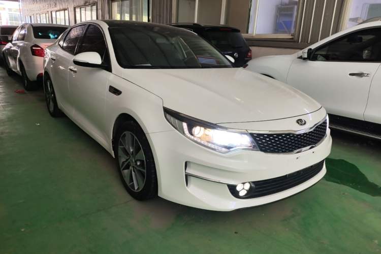 Used Kia K5 2017 2.0L Automatic 15th Anniversary Special Edition LUX Front Right 45 Deg