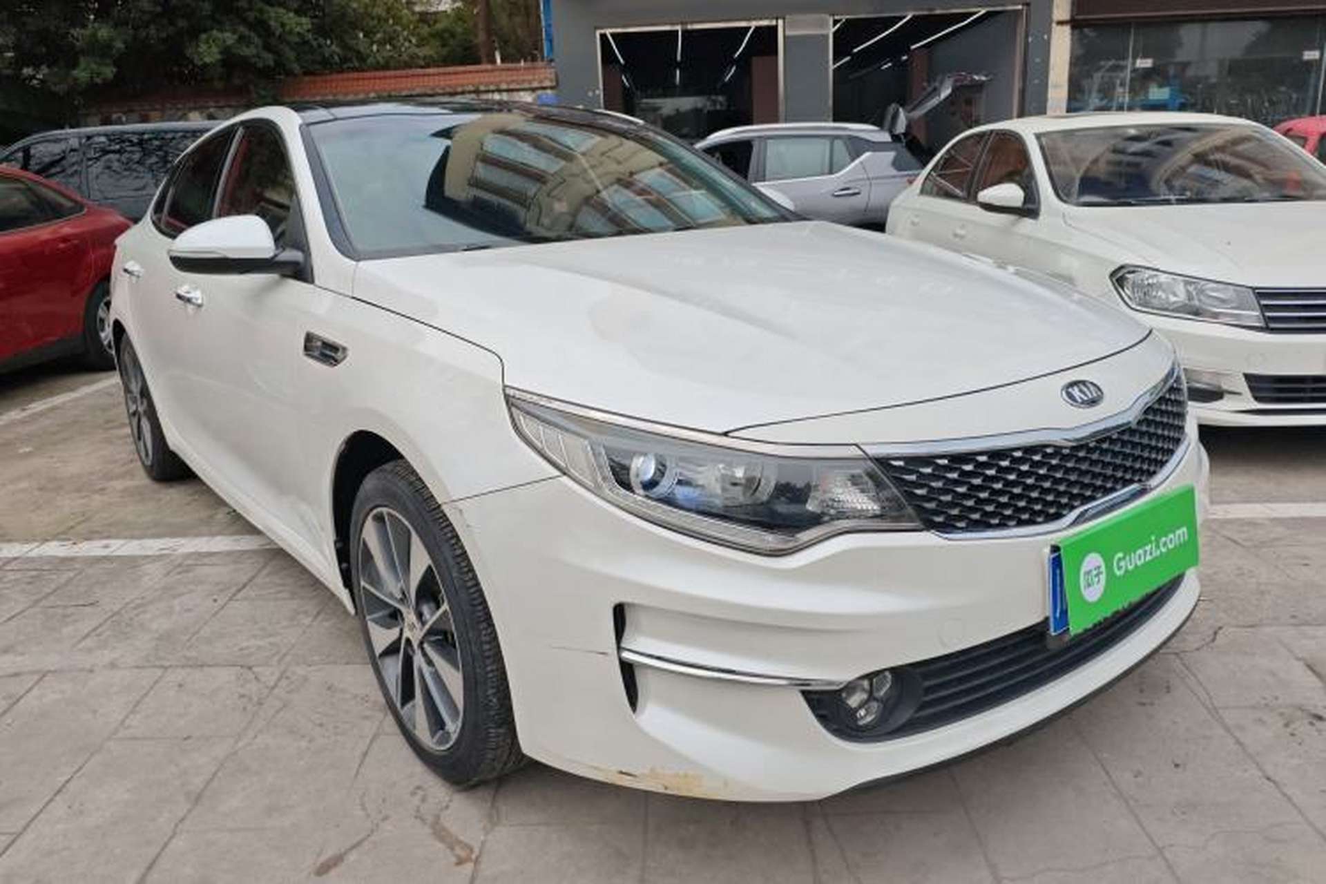 Used Kia K5 2017 2.0L Automatic 15th Anniversary Special Edition LUX Front Right 45 Deg