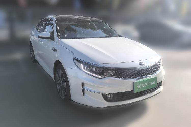 Used Kia K5 2017 2.0L Automatic 15th Anniversary Special Edition LUX Front Right 45 Deg