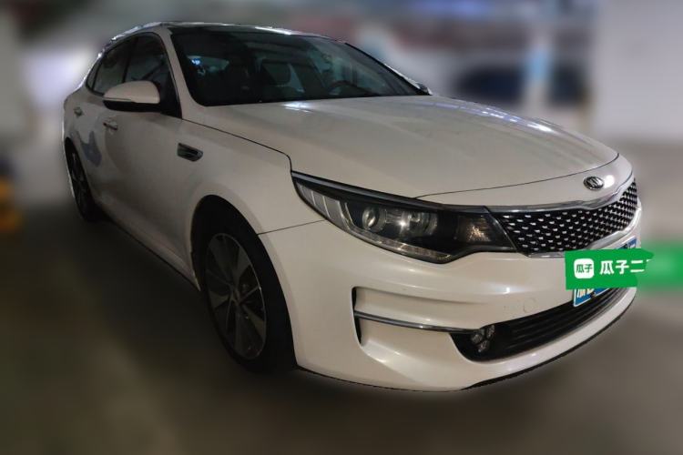 Used Kia K5 2017 2.0L Automatic 15th Anniversary Special Edition LUX Front Right 45 Deg