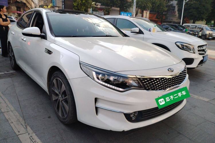 Used Kia K5 2017 2.0L Automatic 15th Anniversary Special Edition LUX Front Right 45 Deg