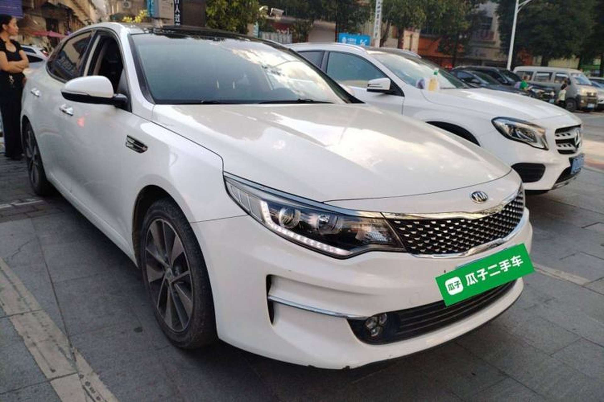 Used Kia K5 2017 2.0L Automatic 15th Anniversary Special Edition LUX Front Right 45 Deg